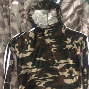 Fashion nova camp crop top hoodie